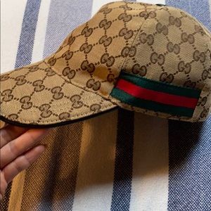 Gucci canvas 🧢 baseball hat